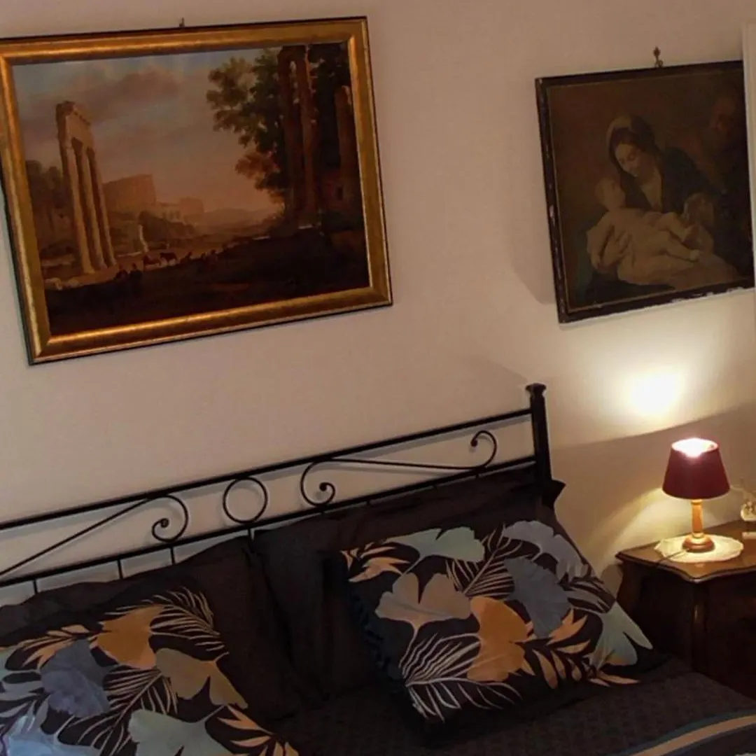 Italian Romance - A Fine Apartment In Rome