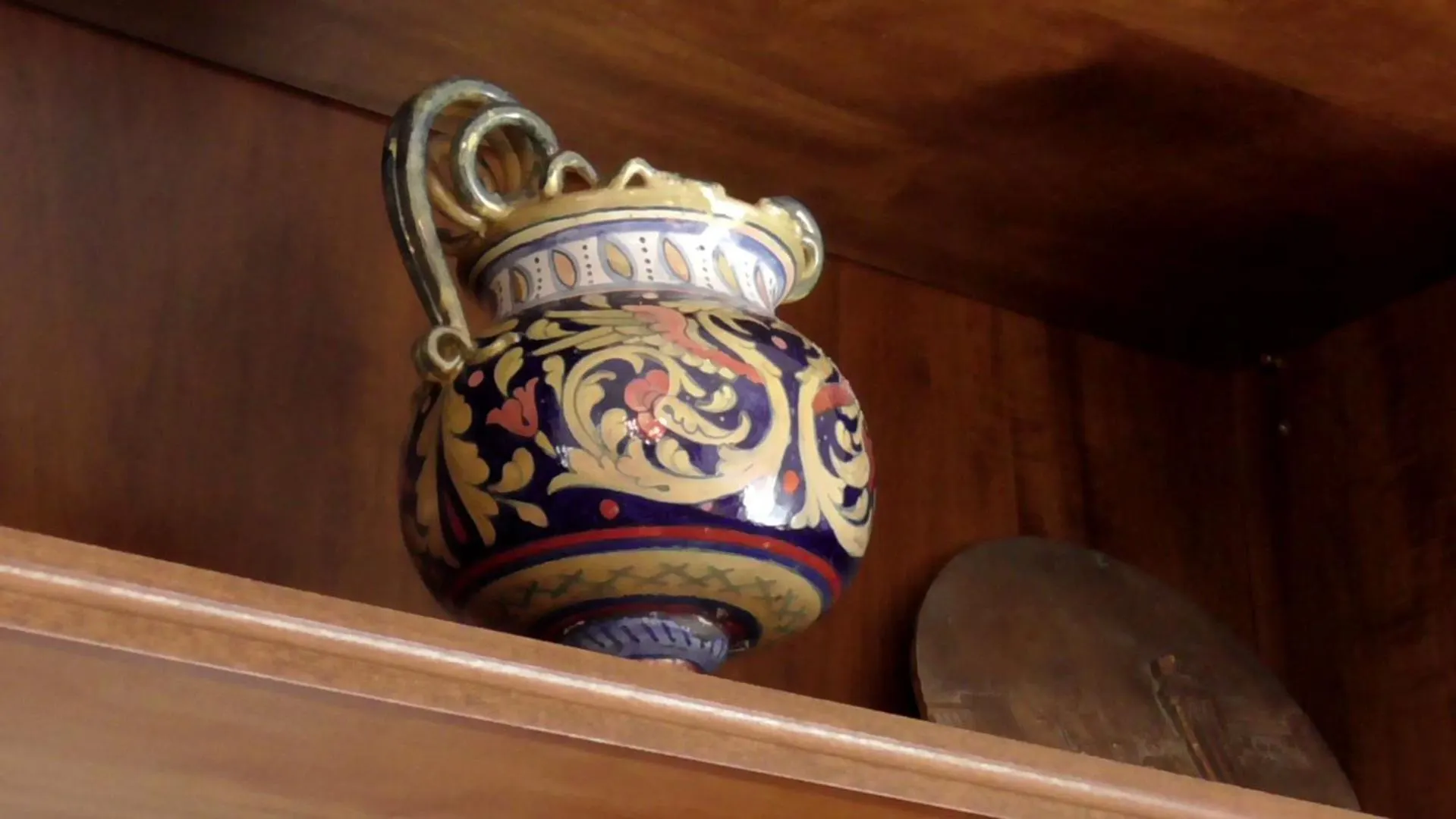 Italian Romance - A Fine Apartment In Rome